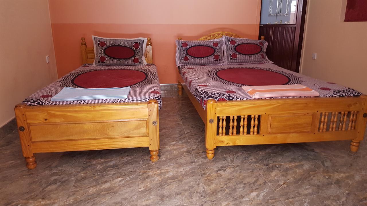 Tulip Guest Inn Point Pedro Екстер'єр фото