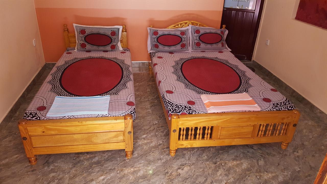 Tulip Guest Inn Point Pedro Екстер'єр фото