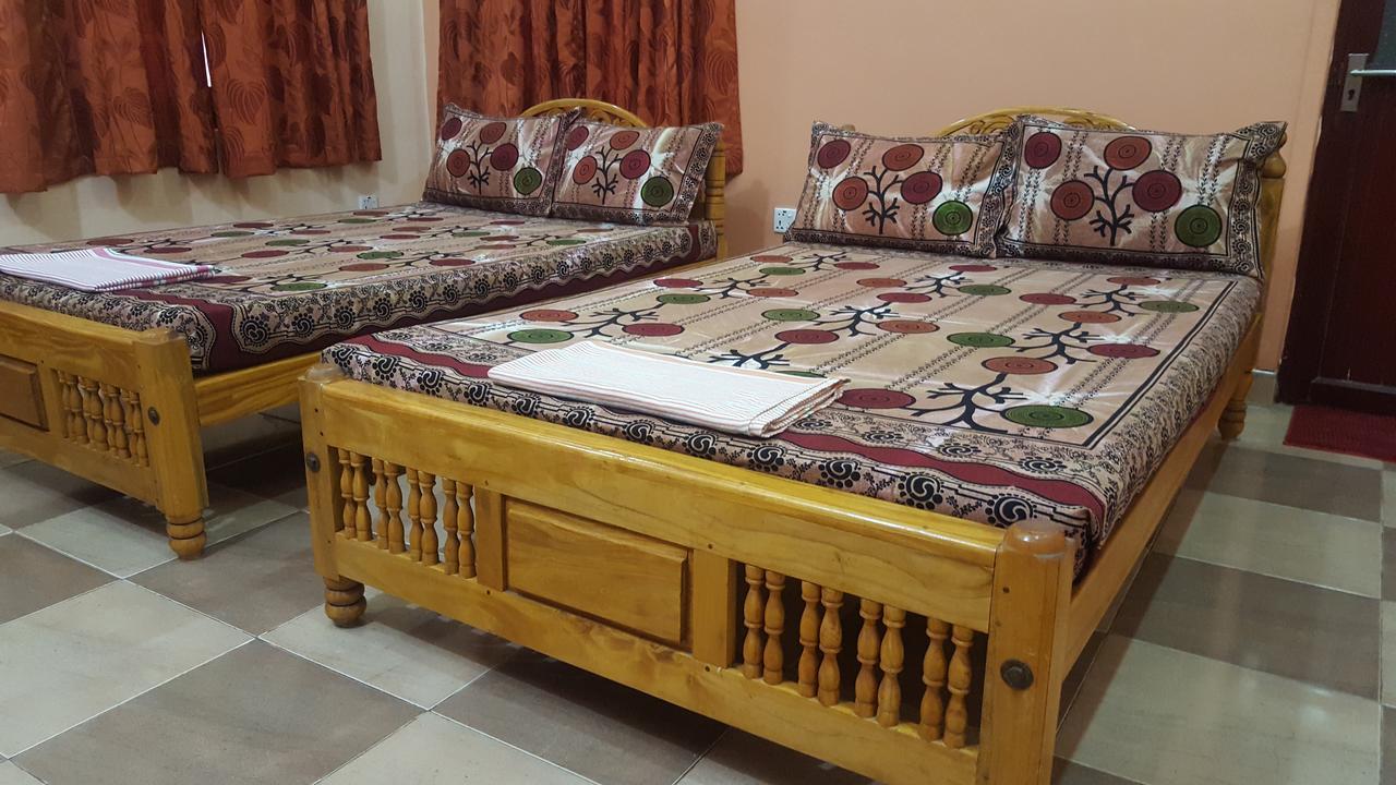 Tulip Guest Inn Point Pedro Екстер'єр фото