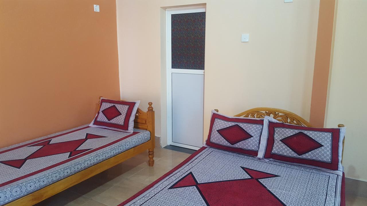 Tulip Guest Inn Point Pedro Екстер'єр фото