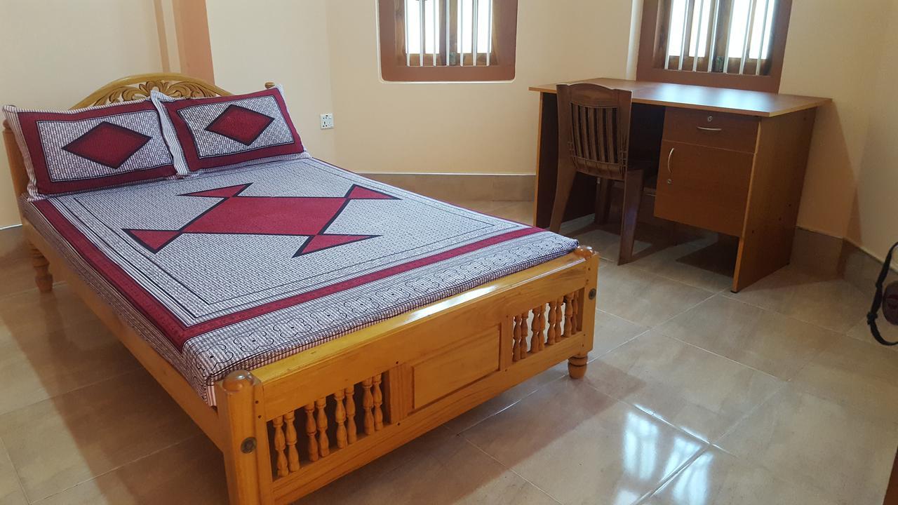Tulip Guest Inn Point Pedro Екстер'єр фото
