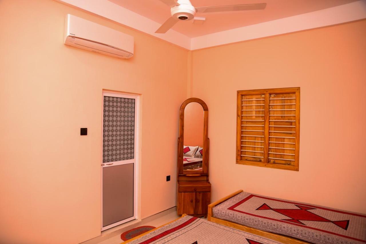 Tulip Guest Inn Point Pedro Екстер'єр фото