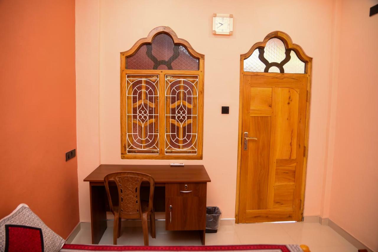 Tulip Guest Inn Point Pedro Екстер'єр фото