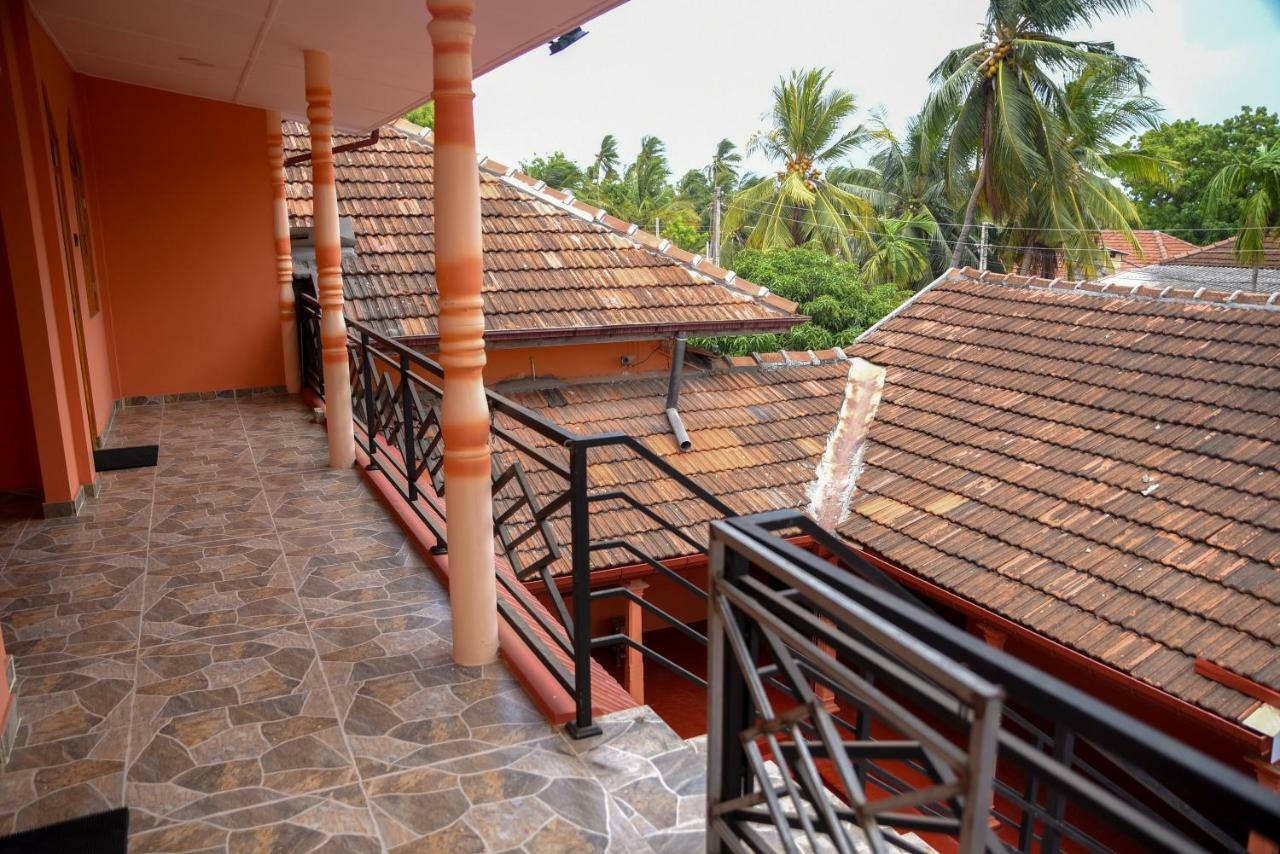 Tulip Guest Inn Point Pedro Екстер'єр фото
